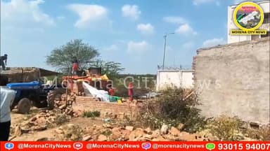 25 करोड़ की सरकारी जमीन से हटाया अतिक्रमण, मुरैना में चला बुलडोजर
#Morena #BulldozerAction #Encroachment #MPNews #Break...