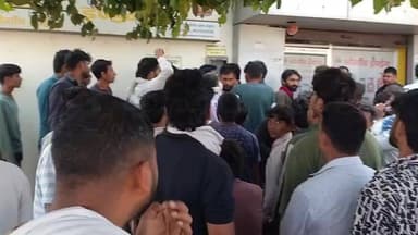 छाता क्षेत्र के गांव नौगांव में सिलेंडर के लिए भारी किल्लत लंबी लंबी लाइन लगी#मोदी सरकार #अच्छे दिन आ गए