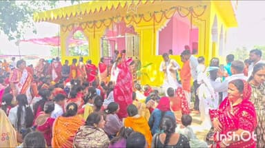 सूरजपुर: ग्राम सिलफिली स्थित #शीतला माता मंदिर के वार्षिक उत्सव में उमड़ी श्रद्धालुओं की भीड़