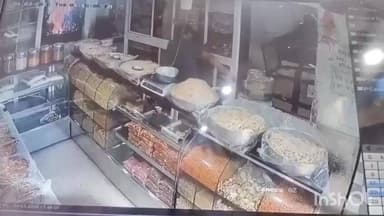 अलीराजपुर: अलीराजपुर बस स्टैंड पर नमकीन दुकान में तीन युवकों का हंगामा, फर्नीचर तोड़ा, घटना CCTV में कैद