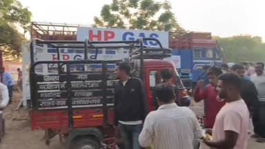 गैस के लिए मारामारी: एजेंसियों पर लंबी लाइनें, हफ्तों बाद भी नहीं मिल रहा सिलेंडर #GasCrisis #LPGShortage #AamAadmiKiPar...
