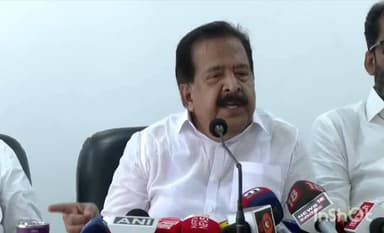 കോഴിക്കോട്: മുഖ്യമന്ത്രിയുടെ ചില പ്രയോഗങ്ങൾ വളരെ നീചമെന്ന് രമേശ് ചെന്നിത്ത കോഴിക്കോട് DCC ഓഫീസിൽ ഇന്ന് പറഞ്ഞു