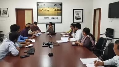 बड़गांव: कलेक्टर ने कलेक्ट्रेट स्थित सभागार में पीएनजी कार्यों की समीक्षा बैठक ली, समन्वय से काम करने के दिए निर्देश