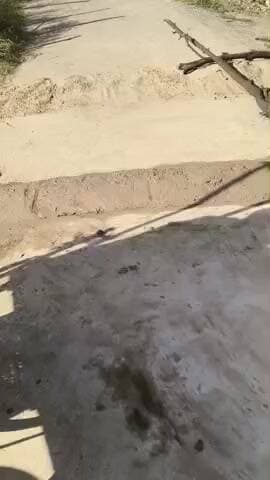 kuch log pradhanmantri road mein jumping bana die hai
