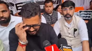 মাটিগাড়া: প্রচার বন্ধ করে শিলিগুড়িতে নাবালিকার অস্বাভাবিক মৃত্যুর ঘটনায় দোষীর শাস্তির দাবিতে শিলিগুড়িতে ধরনায় বসেন বিজেপি প্রার্থী