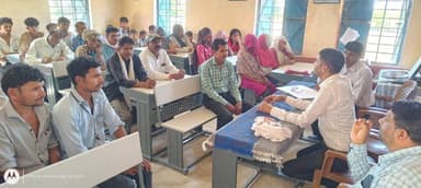 पूर्वारम्भ कार्यक्रम के अंतर्गत बुधवार को जिले के सभी प्राथमिक एवं माध्यमिक विद्यालयों में पालक-शिक्षक संघ की बैठक भी आय...