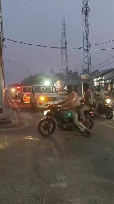 #रामनवमी_पर्व_2026 को शांतिपूर्ण माहौल में सम्पन्न कराने हेतु सक्रिय कटिहार पुलिस...
आज दिनांक 25.03.26 को #कुर्सेला, मुफ्फसिल एवं डंडखोरा थाना क्षेत्र अंतर्गत विधि-व्यवस्था संधारण हेतु कटिहार_पुलिस द्वारा फ्लैग मार्च निकाला गया ।