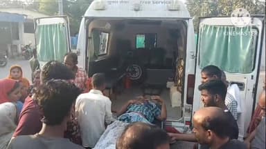 बांका, स्टार बस की टक्कर से जुगाड़ गाड़ी का चालक घायल।स्थिति गंभीर, भागलपुर रेफर। #अमरपुर #newsbanka #वायरल #बिहार #live...