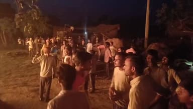 "निघासन के शीतलापुर में भीषण आग 🔥 | चीख-पुकार के बीच जलता रहा पूरा गांव!"
#BreakingNews #FireNews #LakhimpurKheri #Nigh...