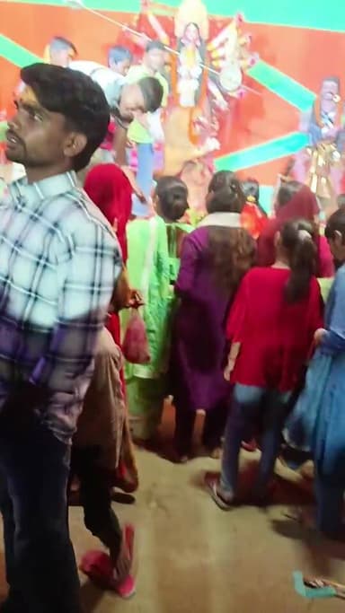 क्वाटर बाजार से लाइव