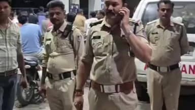 दमोह: पेट्रोल-डीजल खत्म होने की अफवाह से हड़कंप, पंपों पर उमड़ी भीड़, TI मनीष कुमार ने भीड़ नियंत्रित कर दिया बयान