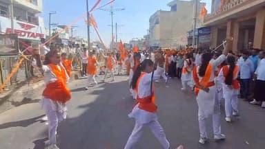 सेविका समिति की तलवार बाजी रही आकर्षण का केंद्र #ramnavmi #nari #talvar #baji #didwana #shobhayatra