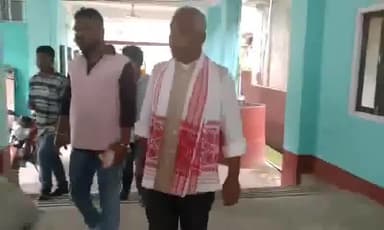 বঙাইগাঁও ভাগ: লিচুতলাত কংগ্ৰেছ প্ৰাৰ্থীৰ ঘৰে ঘৰে প্ৰচাৰ অভিযান