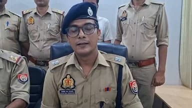 #HardoiPolice
थाना पाली पुलिस द्वारा एक अभियुक्त को अवैध शस्त्रों व शस्त्र बनाने के उपकरण सहित गिरफ्तार करने के संबंध मे...