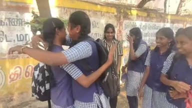 திருப்பூர் தெற்கு: 12ம் வகுப்பு தேர்வு முடிவடைந்ததை முன்னிட்டு திருப்பூரில் மாணவர்கள் உற்சாக கொண்டாட்டம்