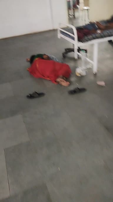 जिला छतरपुर में बच्चा वार्ड में डॉक्टर ओर स्टेफर नर्स कोई नहीं रहता सभी बच्चे राम के भरोसे
#सरकारी#अस्पताल #छतरपुर