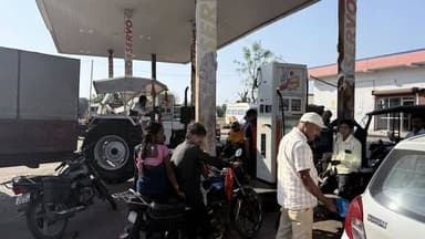 खिजरसराय में पेट्रोल ⛽️ पंप की स्थिति, पचरुखी स्थित पेट्रोल पंप में पेट्रोल खत्म होने के बाद बाना मोड़ पर पेट्रोल पंप पर...
