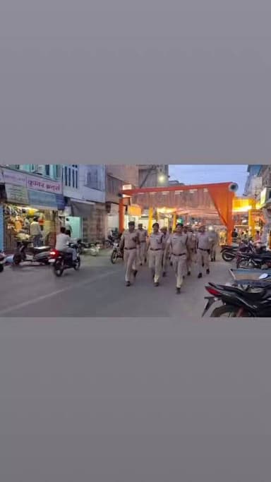 रामनवमी के पावन पर्व को शांतिपूर्ण एवं सुरक्षित माहौल में सम्पन्न कराने हेतु पुलिस अधीक्षक ब्यावर के निर्देशन में शहर म...