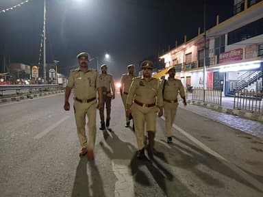 पुलिस अधीक्षक सुलतानपुर @ipsCharuNigam के निर्देशन में सुलतानपुर पुलिस द्वारा अपराध नियंत्रण, शांति/सुरक्षा एवं कानून व...