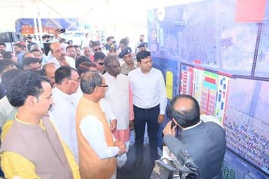 केन्द्रीय कृषि एवं ग्रामीण विकास मंत्री श्री शिवराज सिंह चौहान द्वारा आज रायसेन में दशहरा मैदान पहुंचकर आगामी 11 अप्रैल ...