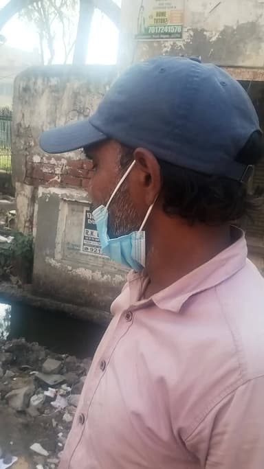 शीर्षक:
रामघाट रोड पर सफाई व्यवस्था ठप, कूड़ा न उठाने पर अवैध वसूली के आरोप, स्थानीय लोगों में रोष व्याप्त हैं