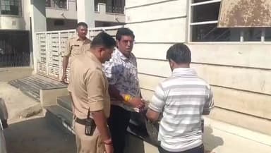 बड़वानी: बड़वानी में 8-10 घंटे तक ओटले पर पड़ा रहा शव, किसी ने नहीं की मदद, समाजसेवियों ने किया अंतिम संस्कार