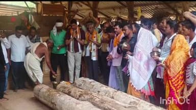 କଟକ ସଦର: ପବିତ୍ର ରାମ ନବମୀ ଉପଲକ୍ଷେ ରଥ ନିର୍ମାଣ ପାଇଁ କାଠ କଟା କାର୍ଯ୍ୟ ଆରମ୍ଭ