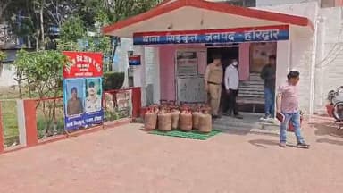 युद्ध के बीच मुनाफाखोरी का खेल बेनकाब: हरिद्वार में LPG सिलेंडरों की कालाबाजारी का खुलासा
#indiakhabar9
#policeprashasa...
