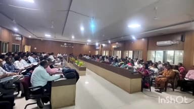 जिला पंचायत में शासकीय स्कूलों के प्राचार्यों की समीक्षा बैठक हुई, सीईओ भी उपस्थित रहे