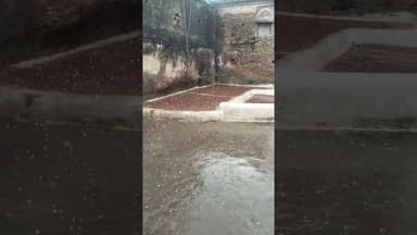 *लहार क्षेत्र के ग्राम रावतपुरा में ओले गिरते हुए* #womenempowerment #शिवराज_सिंह_चौहान #fbvid