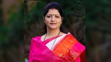 राष्ट्रवादी महिला प्रदेशाध्यक्ष पदाचा राजीनामा
महाराष्ट्र महिला आयोग अध्यक्ष पदाच्या राजीनामे नंतर आता रूपाली चाकणकर या...