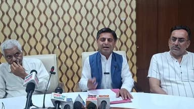 कैंप मार्केट के प्रधान आशु राजपाल के ऊपर लगे आरोपों को लेकर प्रेस वार्ता कर दिया स्पष्टीकरण देख क्या कुछ कहा
#palwalcity...