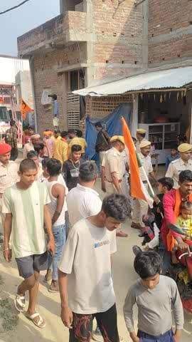जिला सीतामढ़ी प्रखंड रीगा ग्राम कपरोल में रामनवमी के शुभ अवसर पर जुलुस शांतिपूर्वक निकल गया
current news1 तरफ से