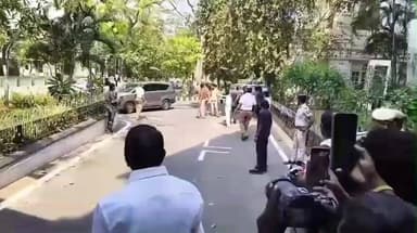 புரசைவாக்கம்: திடீரென நுழைந்த நடிகர் விஜயின் கார் - தலைமைச் செயலகம் ஸ்தம்பித்ததால் பரபரப்பு