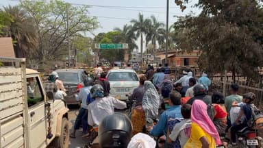 गुण्डरदेही: गुण्डरदेही चैंनगंज रेलवे फाटक पर बनने वाला ओवर और अंडरब्रिज अधर में लटका, राहगीरों को हो रही परेशानी