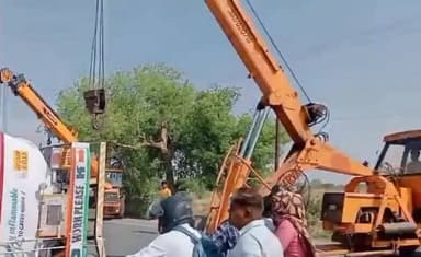 आगरा
फतेहाबाद-शमशाबाद मार्ग पर बड़ा हादसा..
सरसों के तेल से भरा टैंकर पलटा...
बड़ी संख्या में ग्रामीण मौके पर पहुंच...