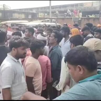 दुर्गावती: दुर्गावती बाजार में अतिक्रमण को लेकर बढ़ा तनाव, पुलिस ने 31 मार्च तक अतिक्रमण हटाने का दिया निर्देश