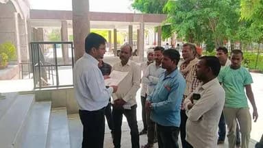 कौशाम्बी। मोहददीन कोराव में मतदाता सूची में बड़ी गड़बड़ी में दर्जनों नाम गायक BLO पर गंभीर आरोप उपजिलाधिकारी से शिकायत।