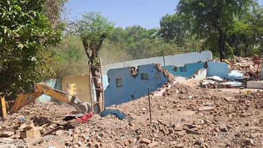 खंडवा नगर: सूरजकुंड में रेलवे की जमीन पर चल रहा है अतिक्रमण