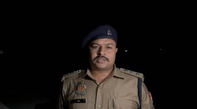 #आजमगढ़ के #तरवां पुलिस और बदमाश के बीच हुई मुठभेड़ में राकेश यादव के पैर में लगी गोली