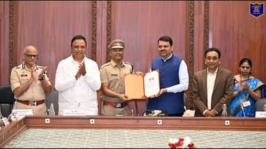 रत्नागिरी पोलीस दलाचा १५० दिवसांच्या ई-गव्हर्नन्स सुधारणा कार्यक्रमात ५वा क्रमांक
राज्य शासनाच्या १५० दिवसांच्या ई-गव्ह...