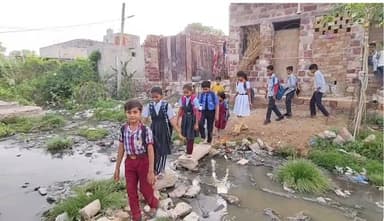 फलोदी में खुला सीवरेज नाला बना मौत का रास्ता! बच्चों की जान खतरे में | Ward 23 Ground Report
#phalodi #phalodi😍 #phalod...