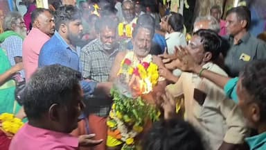 ஆண்டிப்பட்டி: ஆண்டிபட்டி காளியம்மன் கோவில் அங்குலி திருவிழாவை முன்னிட்டு ஏராளமான பக்தர்கள் தங்கள் நேர்த்தி கடனை செலுத்தினர்