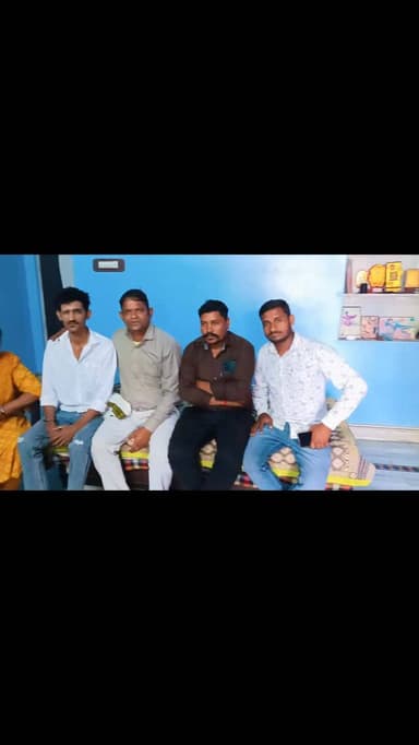 सागवाड़ा पूर्व प्रधान से शिष्टाचार मुलाकात करते हुए सामाजिक मंथन किया साथ ही युवाओं के सही मार्गदर्शन के लिए भी चर्चा हु...