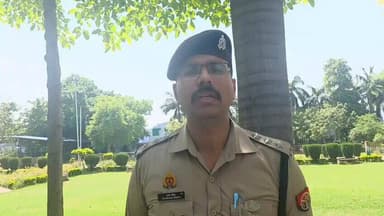 #Aligarh । #AligarhPolice
थाना क्वार्सी- आज दि0 29.03.26 को दोपहर करीब 11.30 बजे थाना क्वार्सी क्षेत्रान्तर्गत टीकाराम क...