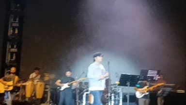 मशहूर सिंगर Mohit Chauhan के लाइव कॉन्सर्ट में छात्रों ने मचाया धमाल...
#singer
#song
#student
#collage
#singing
#echelo...