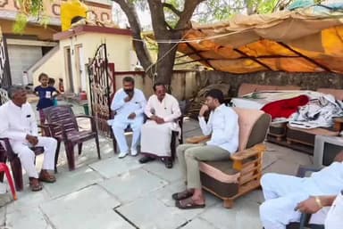 ಗುರುಮಿಟ್ಕಲ್: ಇತ್ತೀಚೆಗೆ ನಿಧನರಾದ ಗುರುಮಠಕಲ್ ಪಟ್ಟಣದ ಬಾಬು ತಲಾರಿ ಅವರ ಮನೆಗೆ ಶಾಸಕ ಶರಣಗೌಡ ಕಂದಕೂರ ಭೇಟಿ