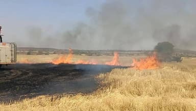 बंडा के जगथर में गेहूं की नरवाई में लगी आग, फायर ब्रिगेड ने पाया काबू
#बंडा #जगथर #आग #फायरब्रिगेड #मध्यप्रदेश #किसान #न...