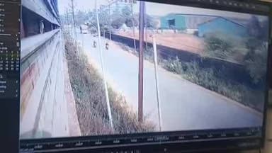 6#January heg ke 12 number gate per Aakash ahirwar ke Naam ke bande ne mere pitaji Vijay Soni ko janbujhkar gadi Mari