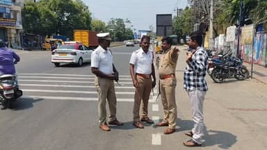 திருப்பூர் தெற்கு: மாநகராட்சி அலுவலகம் முன்பாக வேட்பு மனு தாக்கல் நடைபெறுவதை முன்னிட்டு போலீசார் பாதுகாப்பு ஏற்பாடுகள் குறித்து ஆலோசனை மேற்கொண்டனர்